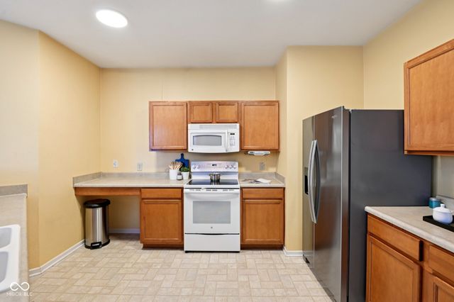 561 Plainville Drive, Westfield, IN 46074