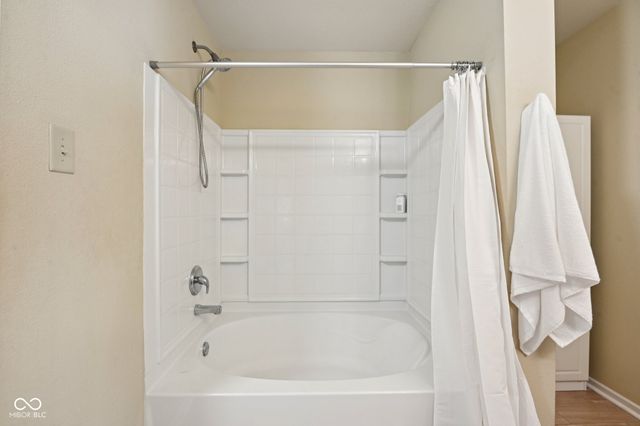 561 Plainville Drive, Westfield, IN 46074