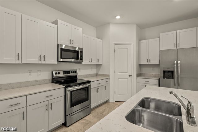 4037 Villa Doria CT, North Fort Myers, FL 33917