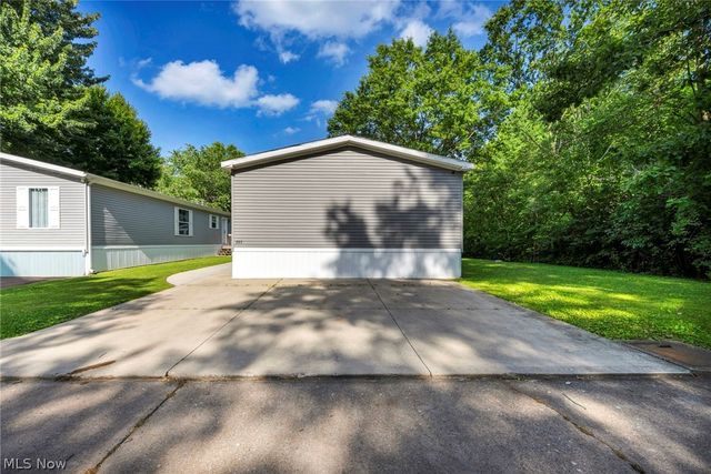 285 Westwoods, Amherst, OH 44001