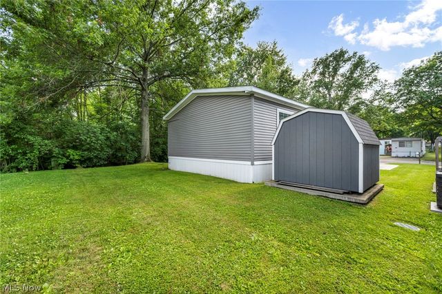 285 Westwoods, Amherst, OH 44001