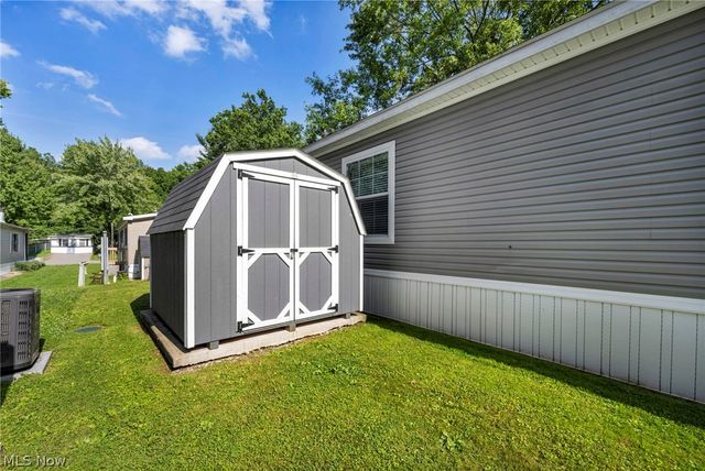 285 Westwoods, Amherst, OH 44001