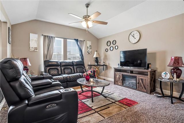 12704 Applewood Drive, Grandview, MO 64030