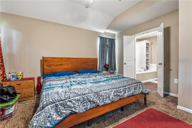 12704 Applewood Drive, Grandview, MO 64030