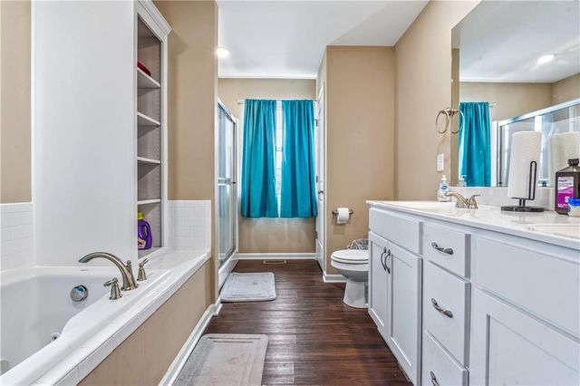 12704 Applewood Drive, Grandview, MO 64030