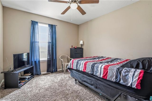 12704 Applewood Drive, Grandview, MO 64030