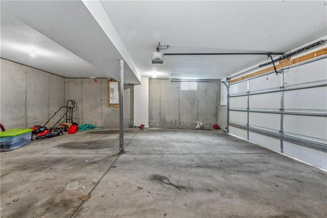 12704 Applewood Drive, Grandview, MO 64030