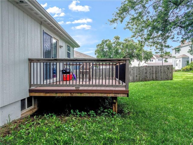 12704 Applewood Drive, Grandview, MO 64030