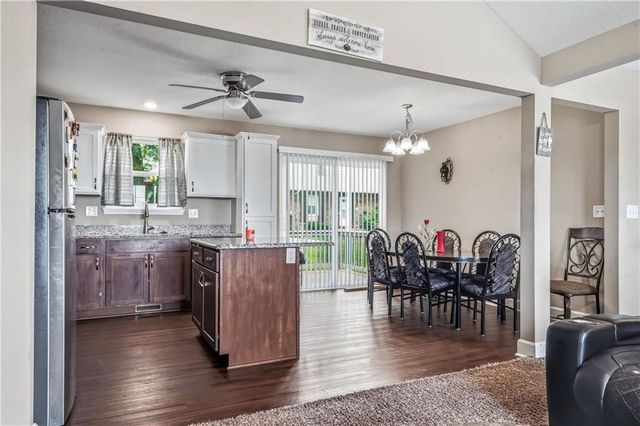 12704 Applewood Drive, Grandview, MO 64030