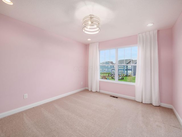 10715 Pearl Creek Drive, Plain City, OH 43064