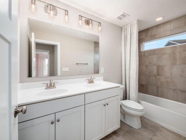 10715 Pearl Creek Drive, Plain City, OH 43064