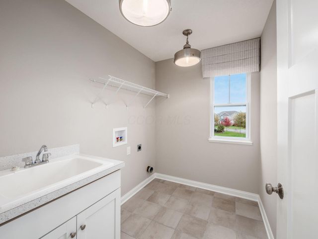 10715 Pearl Creek Drive, Plain City, OH 43064
