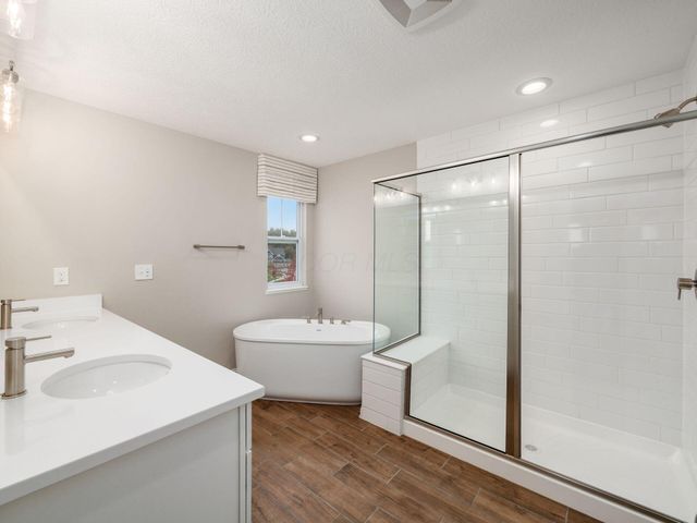 10715 Pearl Creek Drive, Plain City, OH 43064
