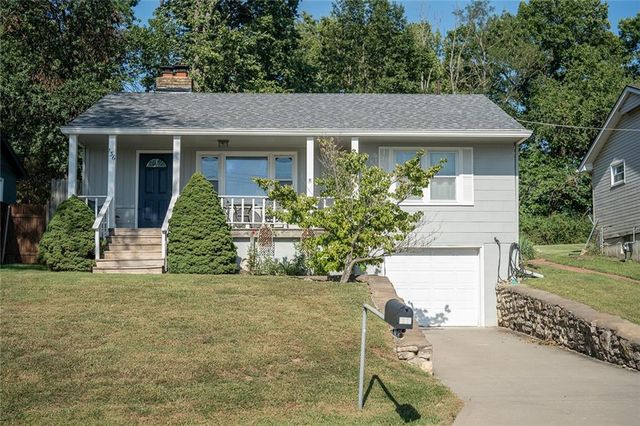 136 NW North Shore Drive, Kansas City, MO 64151