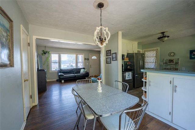 136 NW North Shore Drive, Kansas City, MO 64151