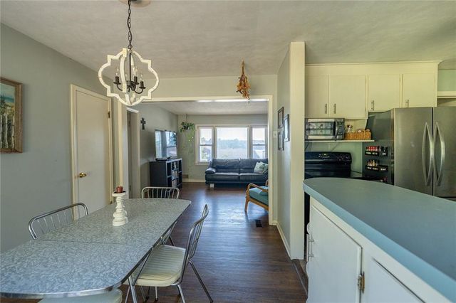 136 NW North Shore Drive, Kansas City, MO 64151