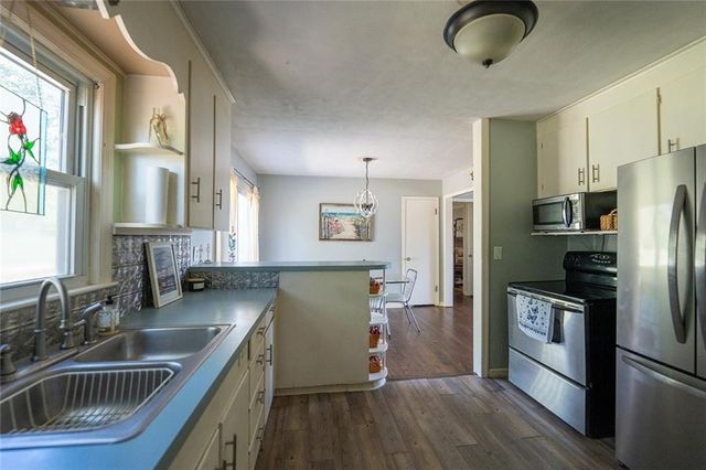 136 NW North Shore Drive, Kansas City, MO 64151