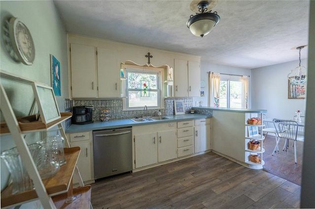 136 NW North Shore Drive, Kansas City, MO 64151