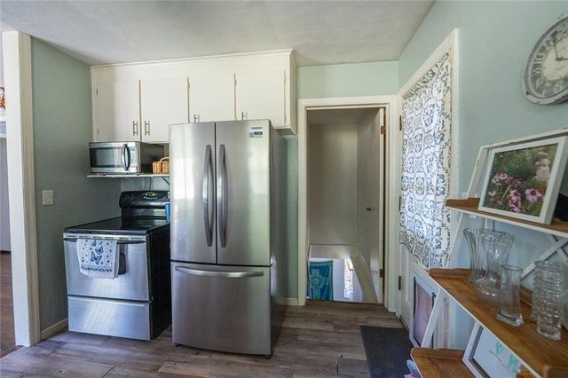 136 NW North Shore Drive, Kansas City, MO 64151