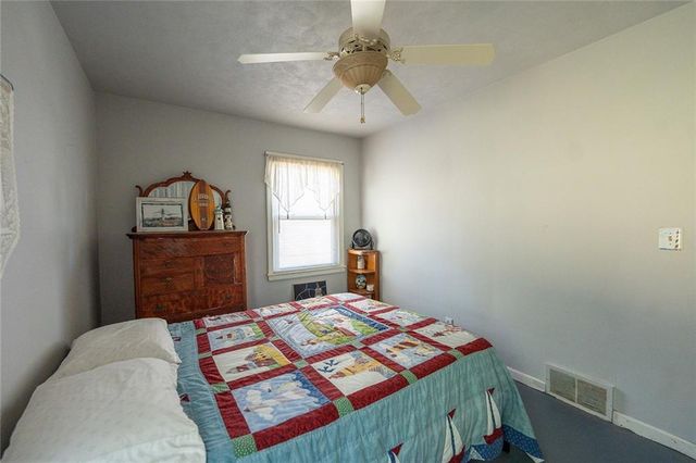 136 NW North Shore Drive, Kansas City, MO 64151