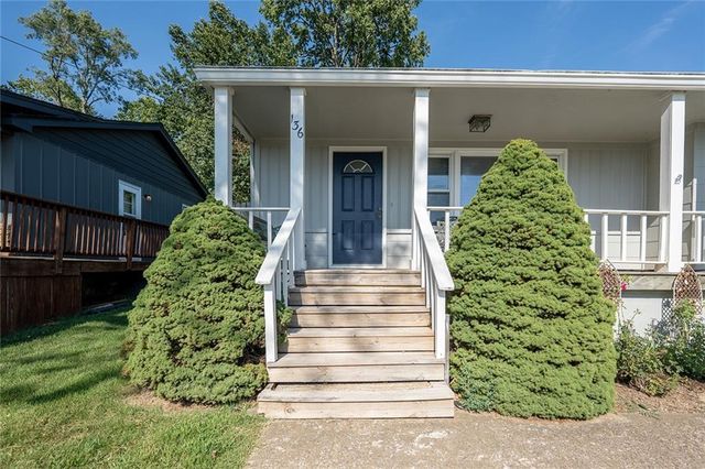 136 NW North Shore Drive, Kansas City, MO 64151