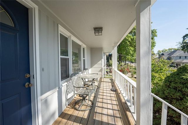 136 NW North Shore Drive, Kansas City, MO 64151