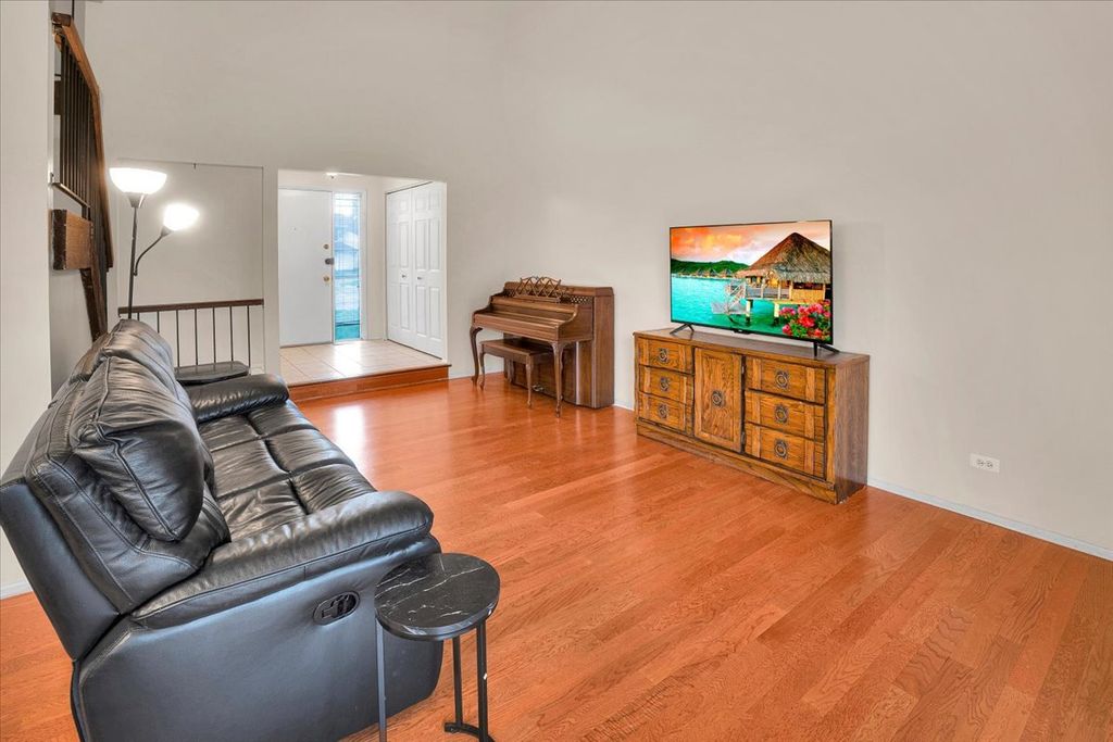 755 Biloxie Court 0, Carol Stream, IL 60188 — photo 5