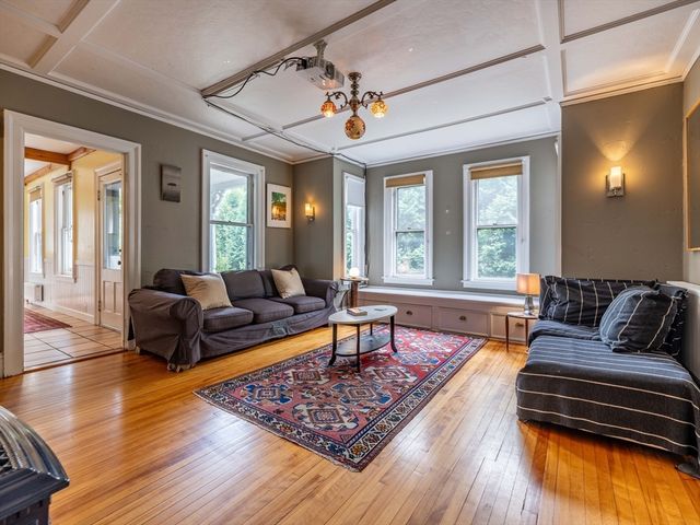 17 Stilson Avenue, Northampton, MA 01062