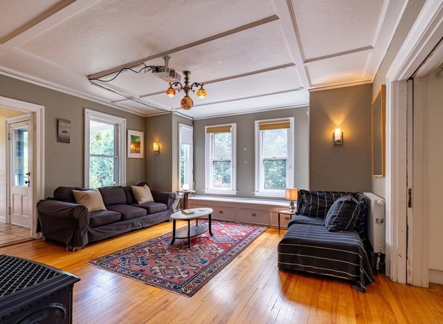 17 Stilson Avenue, Northampton, MA 01062