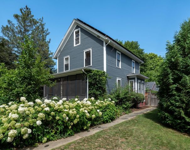 17 Stilson Avenue, Northampton, MA 01062