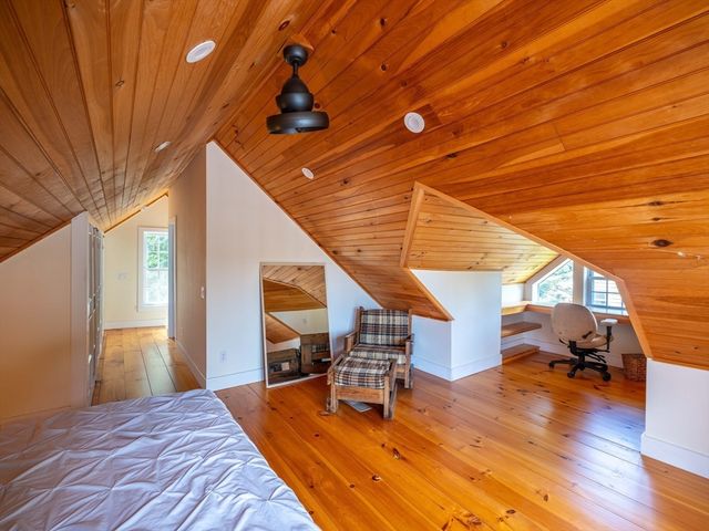 17 Stilson Avenue, Northampton, MA 01062