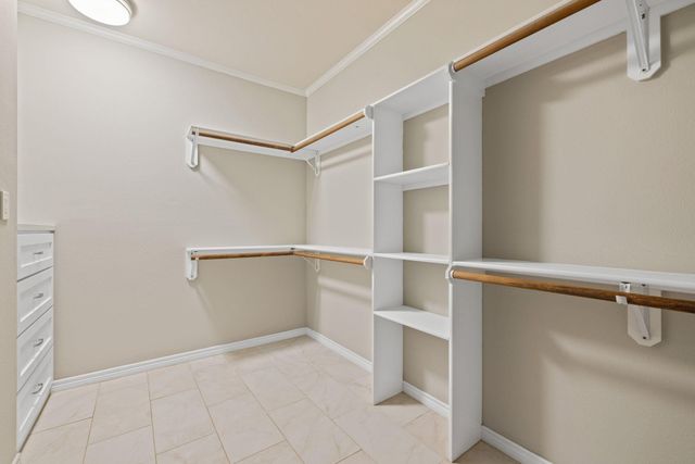 609A W 7th ST, Taylor, TX 76574