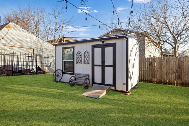 609A W 7th ST, Taylor, TX 76574