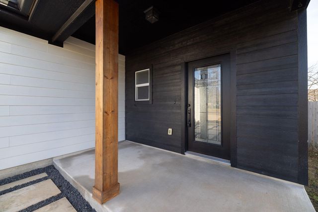 609A W 7th ST, Taylor, TX 76574