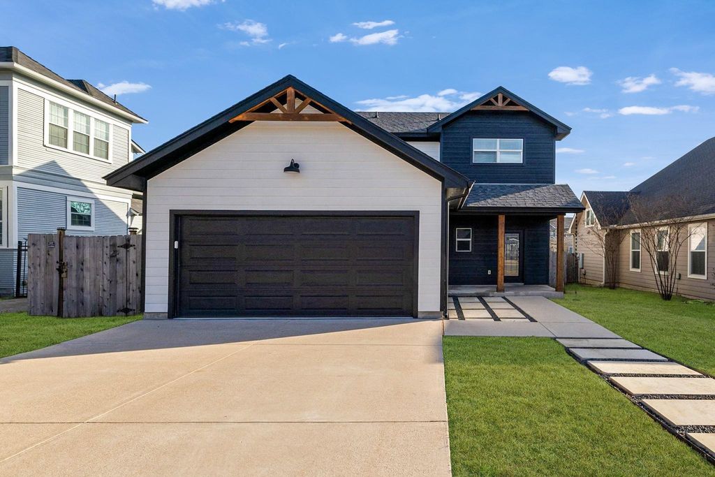 609A W 7th ST, Taylor, TX 76574