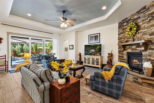 5853 W Venetian Dr, Eagle, ID 83616