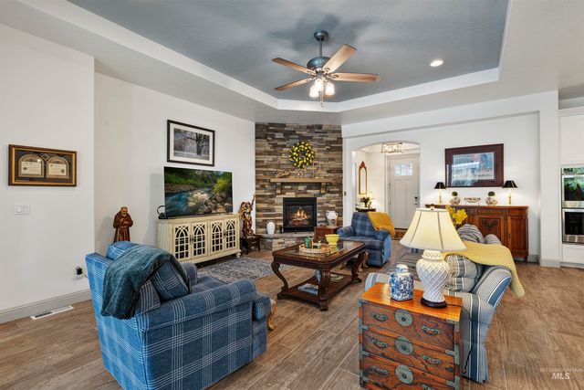 5853 W Venetian Dr, Eagle, ID 83616