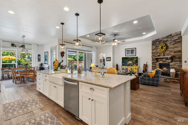 5853 W Venetian Dr, Eagle, ID 83616