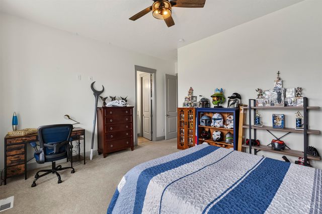 5853 W Venetian Dr, Eagle, ID 83616