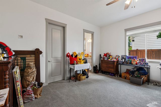 5853 W Venetian Dr, Eagle, ID 83616