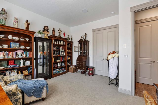 5853 W Venetian Dr, Eagle, ID 83616