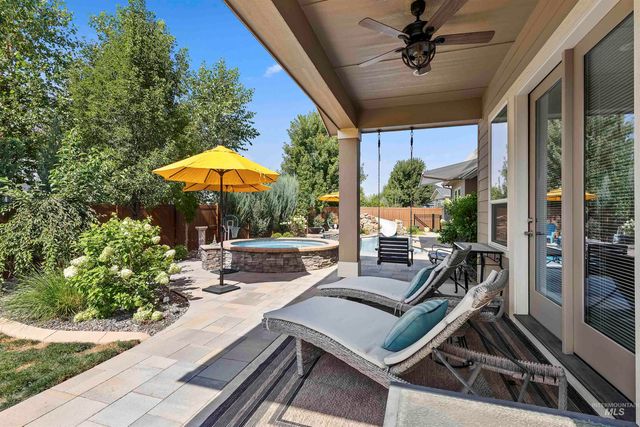 5853 W Venetian Dr, Eagle, ID 83616