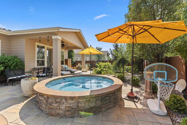 5853 W Venetian Dr, Eagle, ID 83616