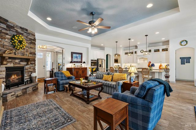 5853 W Venetian Dr, Eagle, ID 83616