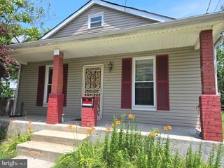 809 EASTERN AVE, Fairmount Heights, MD 20743