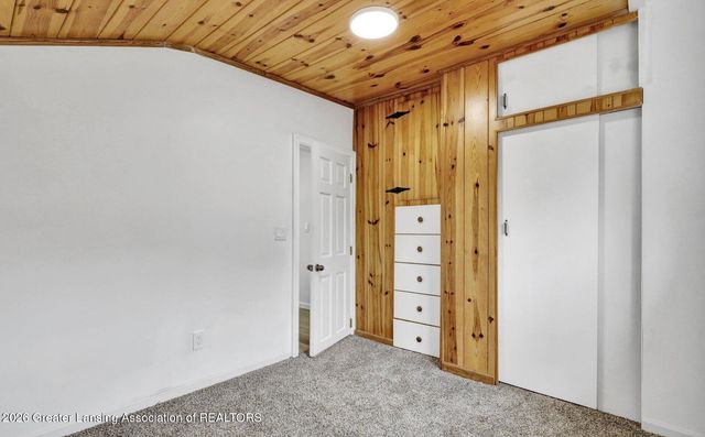 6945 Delta River Drive, Lansing, MI 48906