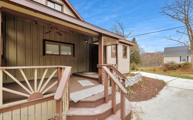 6945 Delta River Drive, Lansing, MI 48906