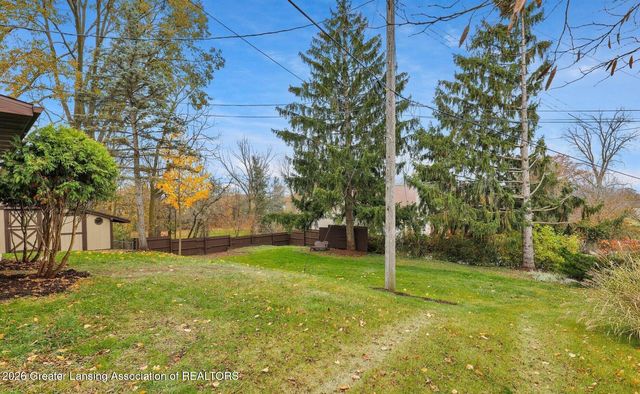 6945 Delta River Drive, Lansing, MI 48906