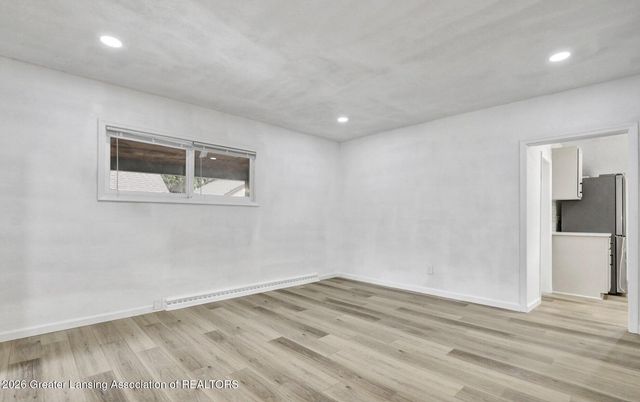 6945 Delta River Drive, Lansing, MI 48906
