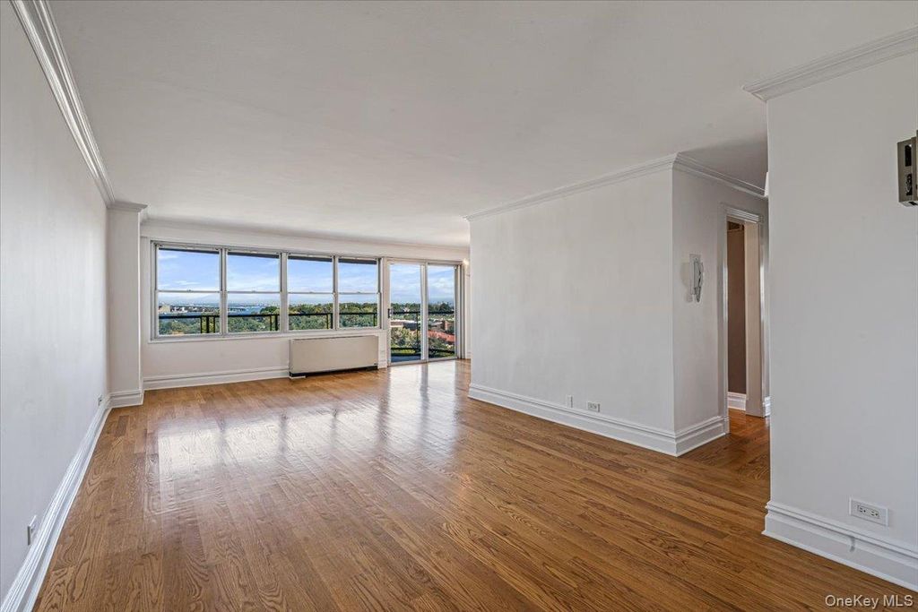17-85 215th Street 11N, Bayside, NY 11360 — photo 2